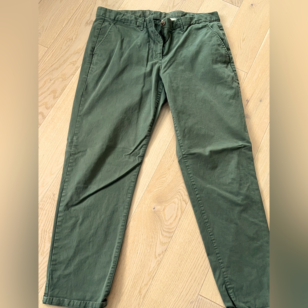 Gap “Broken-In Straight” cotton pants size 12 Olive